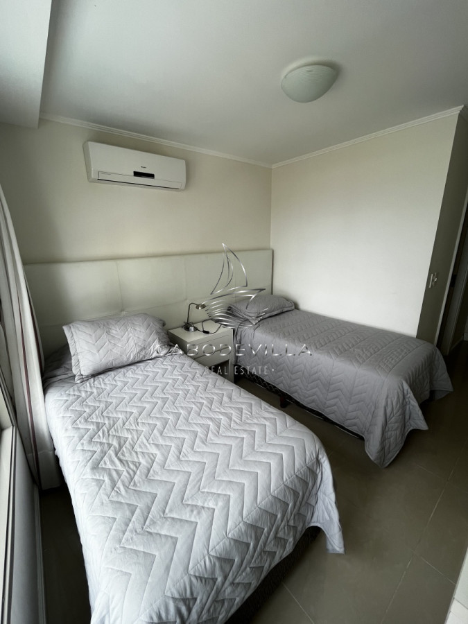 Apartamento ID.202 - En alquiler apartamento de 2 dormitorios 2 baños en parada 1 de Playa Brava 