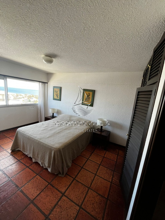 Apartamento ID.69 - En venta apartamento y alquiler anual de 2 dormitorios con vista al mar, Punta del Este 