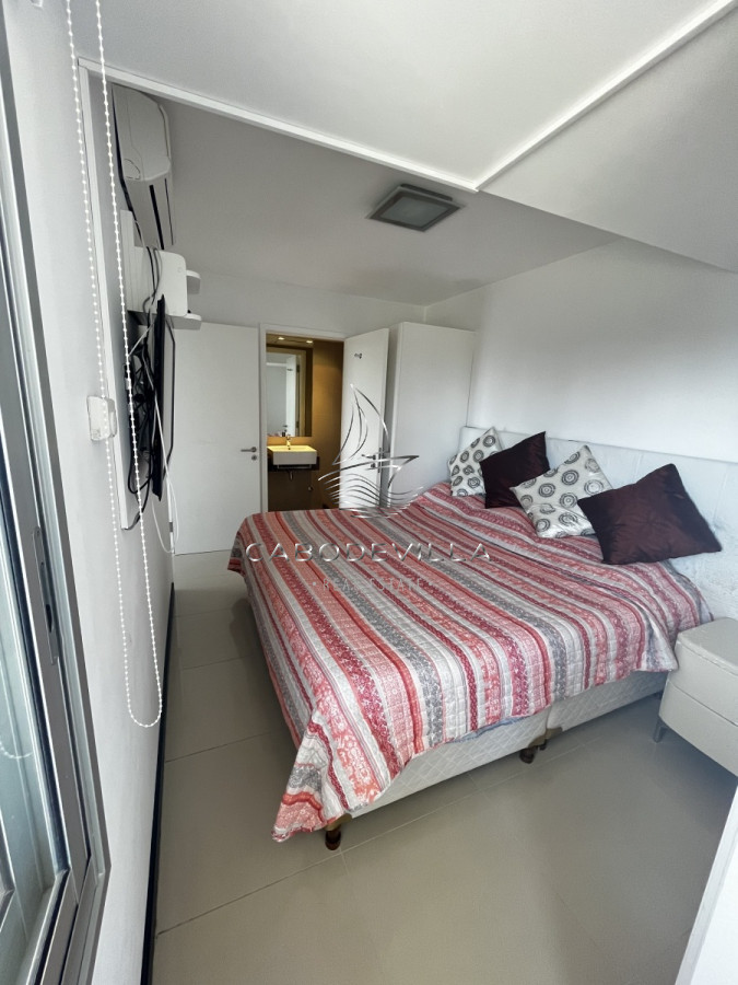 Apartamento ID.136 - En venta unidad de 3 dormitorios en suite más dependencia de servicio playa brava 