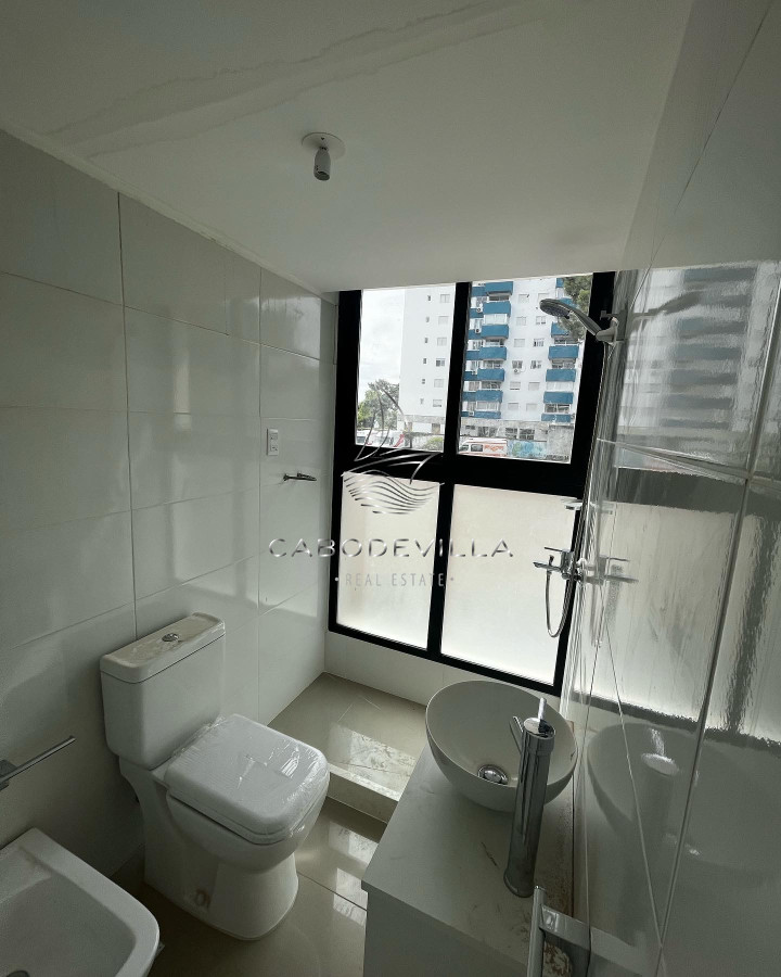 Apartamento ID.5 - En alquiler anual  apartamento de 2 dormitorios a estrenar Roosevelt 