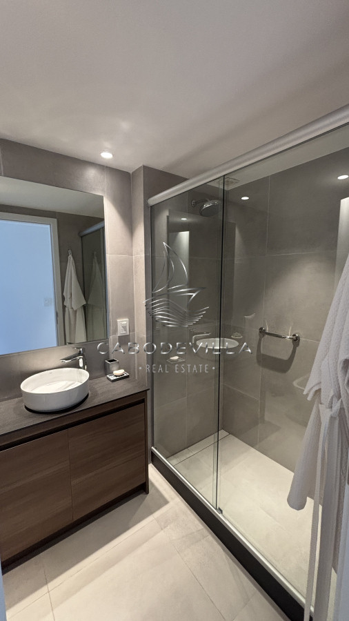 Apartamento ID.727 - Alquiler anual departamento de 3 dormitorios en suite Punta del Este 