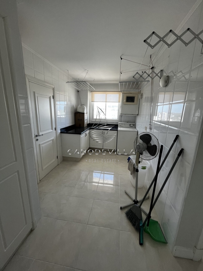 Apartamento ID.133 - En venta Penthouse de 6 dormitorios Playa Mansa 