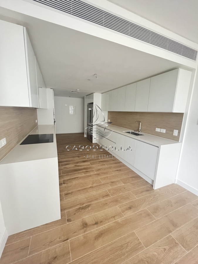 Apartamento ID.292 - En venta y alquiler anual apartamento de 3 dormitorios mas dependencia primera línea de Playa Brava Punta del Este