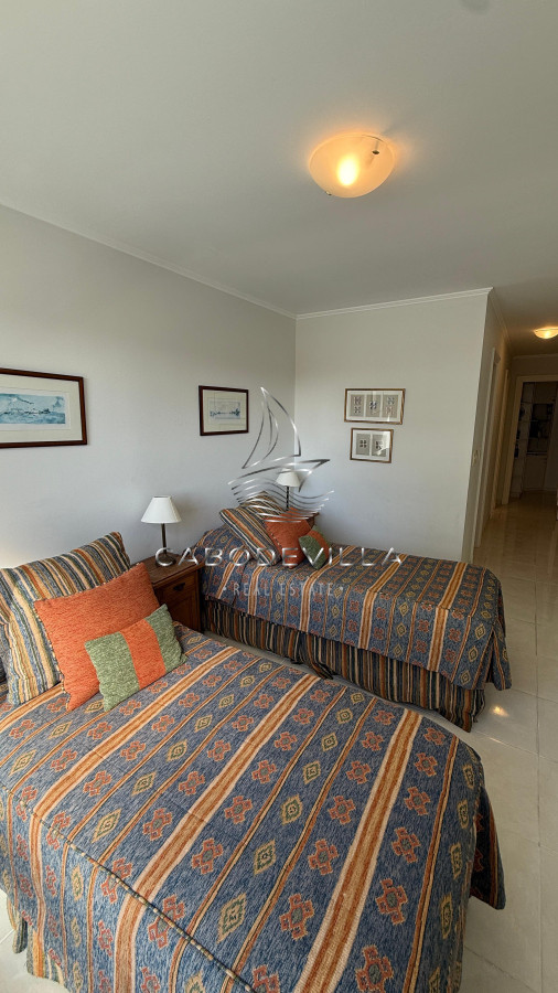 Apartamento ID.883 - En alquiler apartamento de 3 suites Punta del Este 