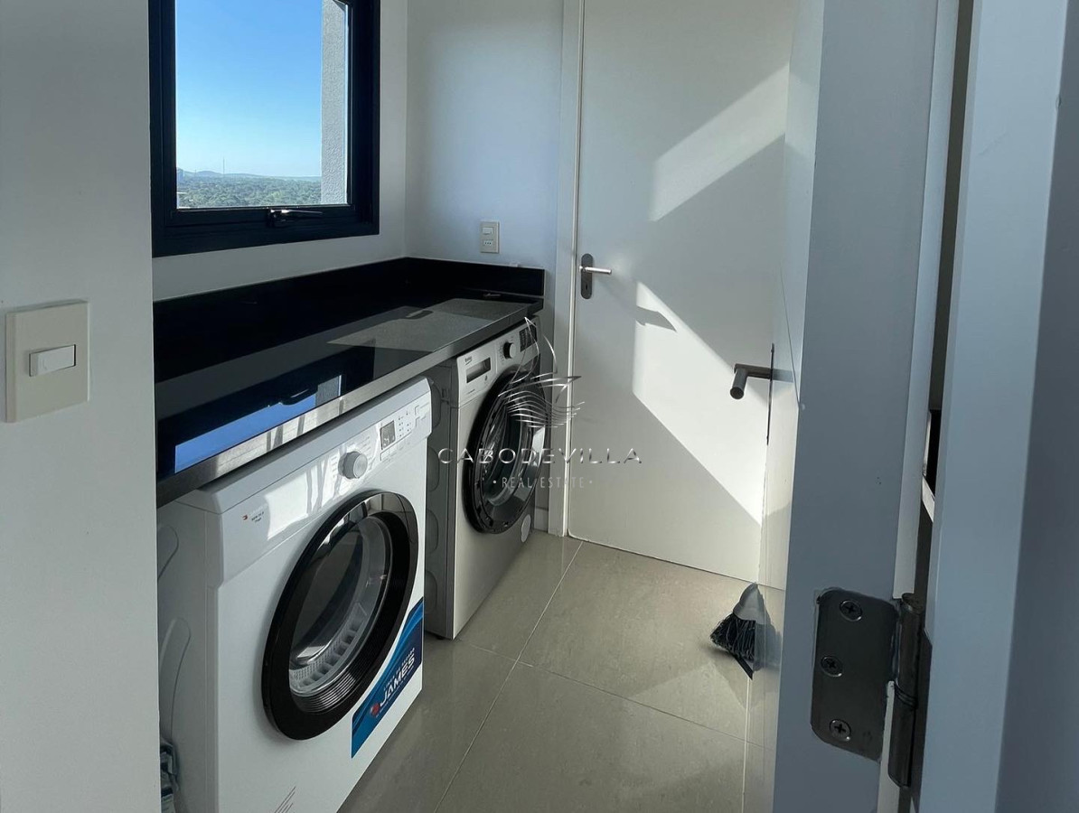 Apartamento ID.198 - Departamento de 3 dormitorios más dependencia Roosevelt Punta del Este 