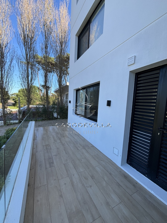 Apartamento ID.615 - En alquiler anual departamento con 2 dormitorios en Playa Brava 