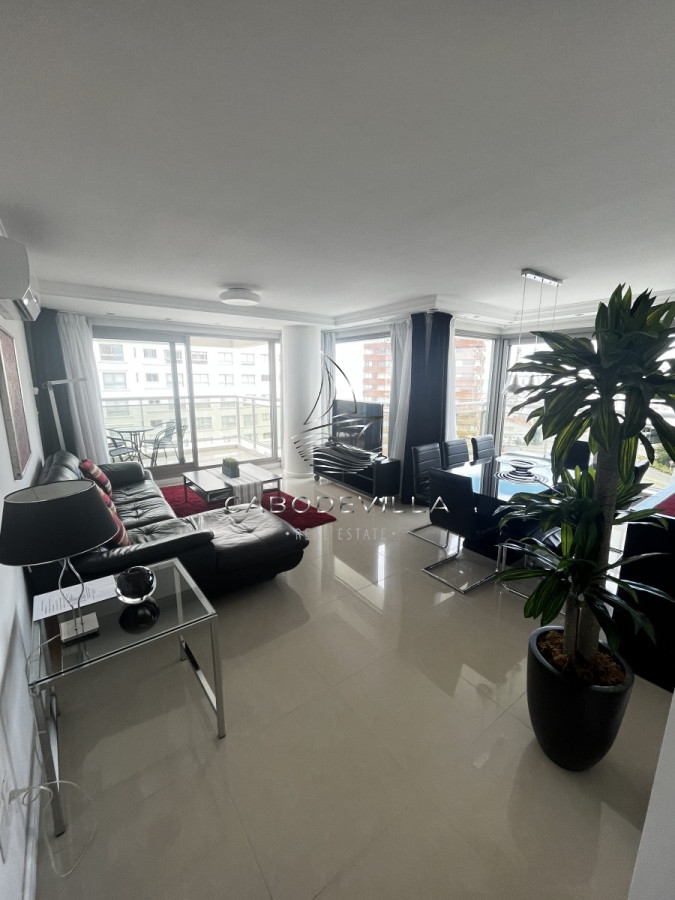 Apartamento ID.202 - En alquiler apartamento de 2 dormitorios 2 baños en parada 1 de Playa Brava 