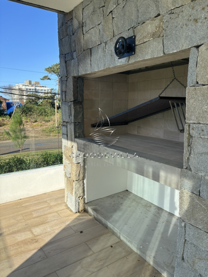Apartamento ID.615 - En alquiler anual departamento con 2 dormitorios en Playa Brava 