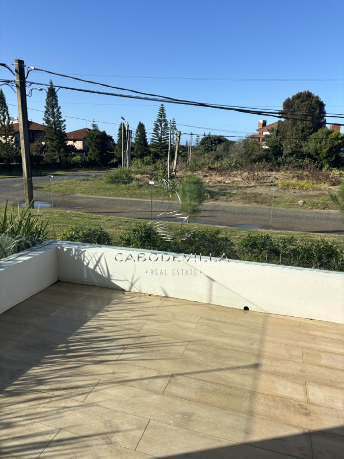 Apartamento ID.615 - En alquiler anual departamento con 2 dormitorios en Playa Brava 