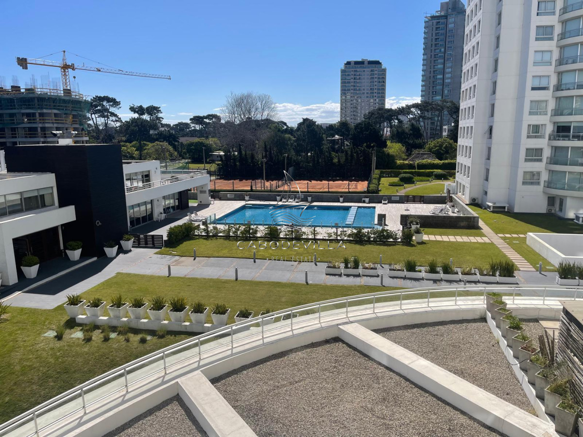 Apartamento ID.550 - Apartamento De Un Dormitorio Y Medio En Alquiler En Ocean Drive, Punta Del Este, Uruguay