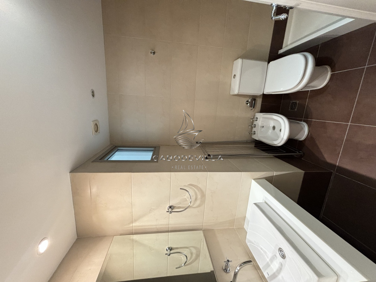 Apartamento ID.412 - En alquiler apartamento de 3 dormitorios más dependencia 