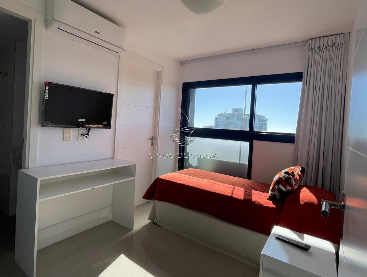 Apartamento ID.198 - Departamento de 3 dormitorios más dependencia Roosevelt Punta del Este 