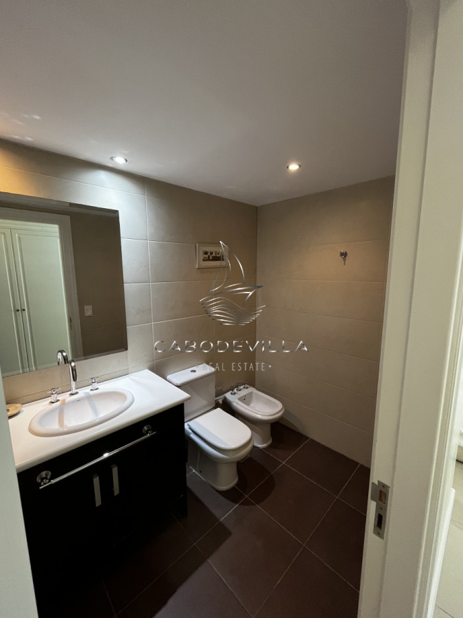 Apartamento ID.131 - En alquiler apartamento de 3 dormitorios en la brava punta del Este 