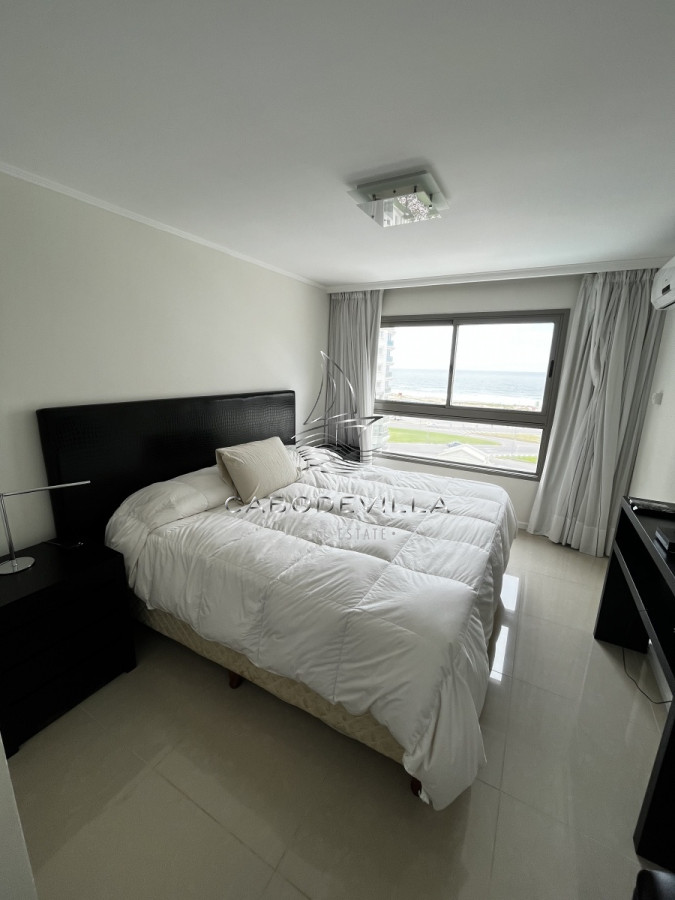 Apartamento ID.202 - En alquiler apartamento de 2 dormitorios 2 baños en parada 1 de Playa Brava 