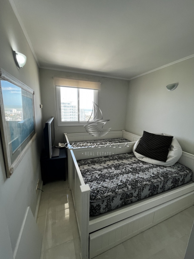 Apartamento ID.133 - En venta Penthouse de 6 dormitorios Playa Mansa 