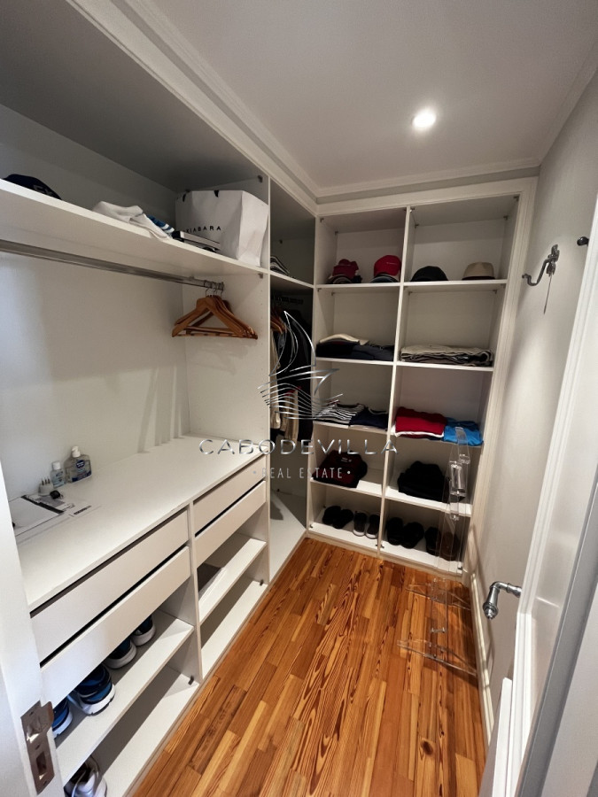 Apartamento ID.133 - En venta Penthouse de 6 dormitorios Playa Mansa 