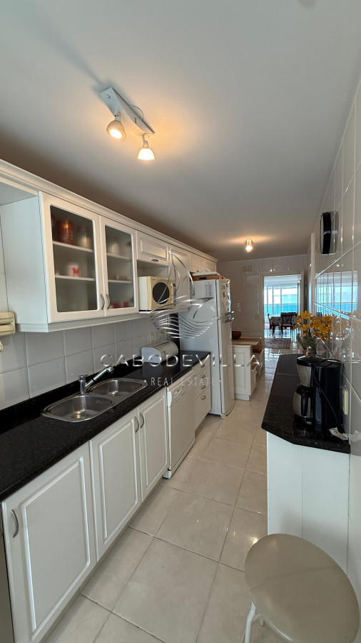 Apartamento ID.883 - En alquiler apartamento de 3 suites Punta del Este 