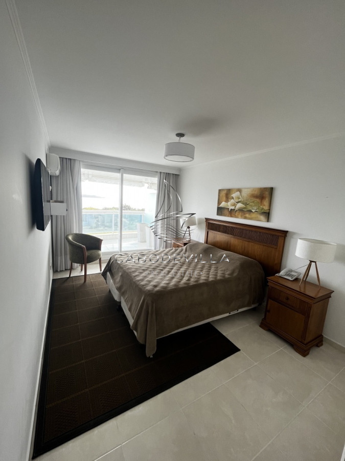 Apartamento ID.134 - En alquiler apartamento de 3 dormitorios y 4 baños en parada 4 de playa mansa 