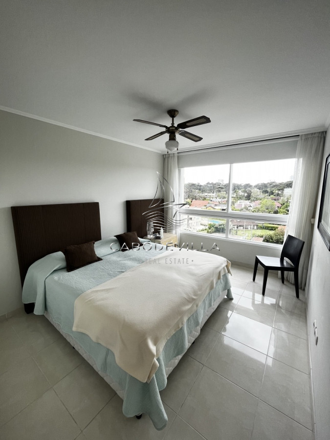 Apartamento ID.138 - En alquiler apartamento de 3 dormitorios y 3 baños Playa Mansa 
