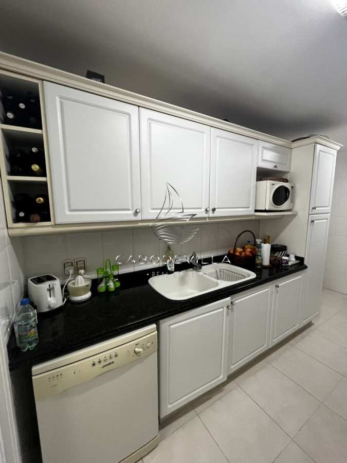 Apartamento ID.138 - En alquiler apartamento de 3 dormitorios y 3 baños Playa Mansa 