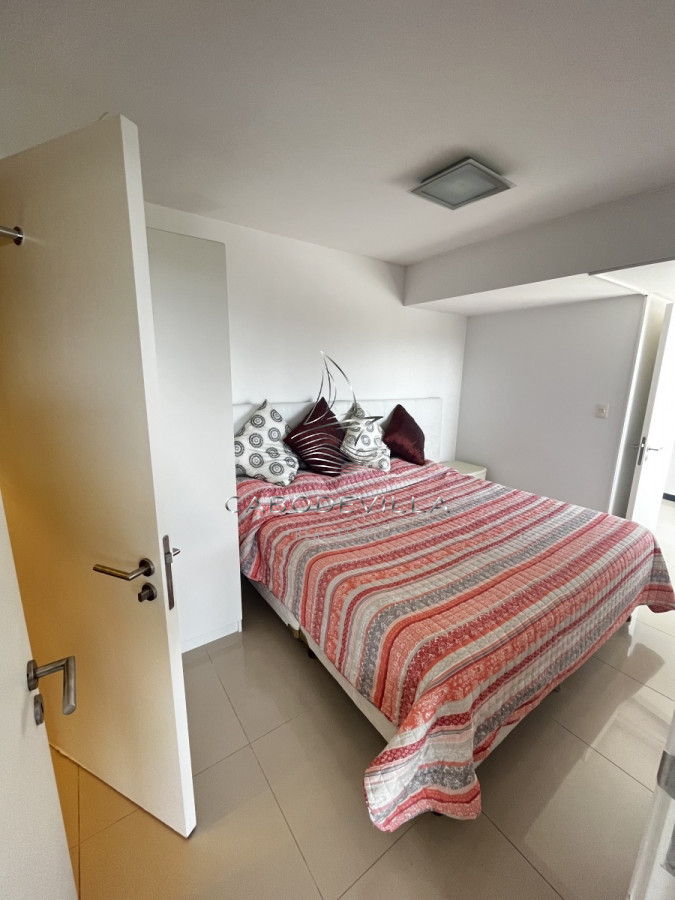 Apartamento ID.136 - En venta unidad de 3 dormitorios en suite más dependencia de servicio playa brava 