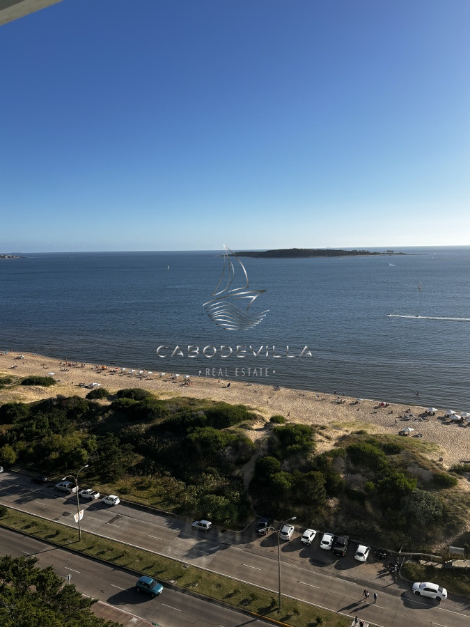 Apartamento ID.446 - En venta departamento de 3 dormitorios Playa Mansa 