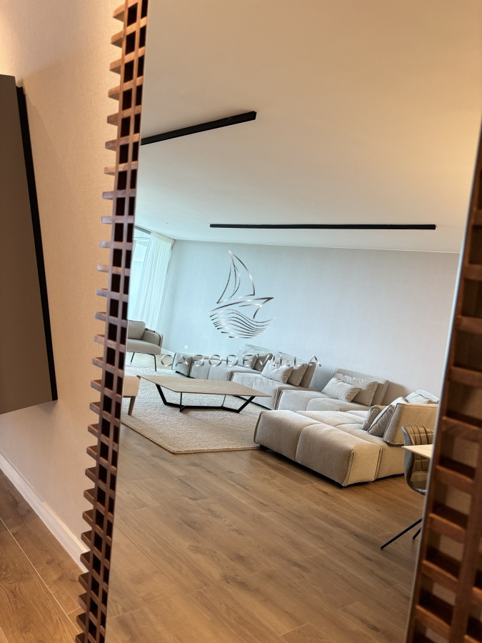 Apartamento ID.427 - En alquiler depto de 3 dormitorios más dependencia de servicio Punta del Este 