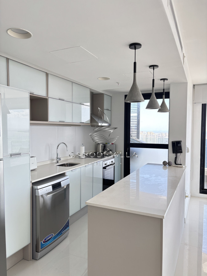 Apartamento ID.695 - En alquiler departamento de 3 suite con vista al mar 