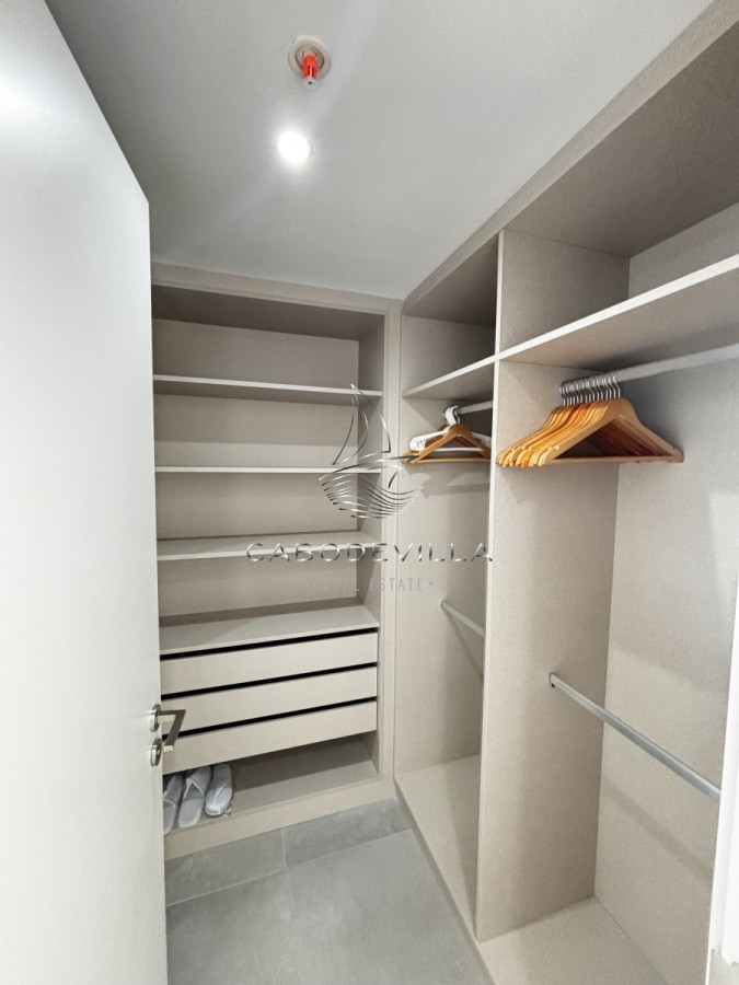 Apartamento ID.446 - En venta departamento de 3 dormitorios Playa Mansa 