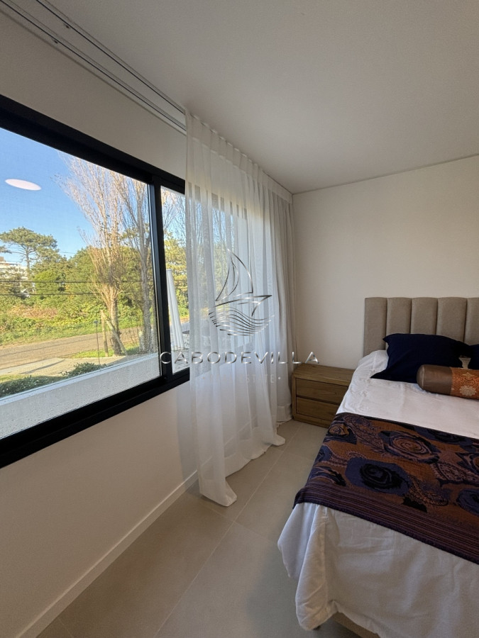 Apartamento ID.615 - En alquiler anual departamento con 2 dormitorios en Playa Brava 