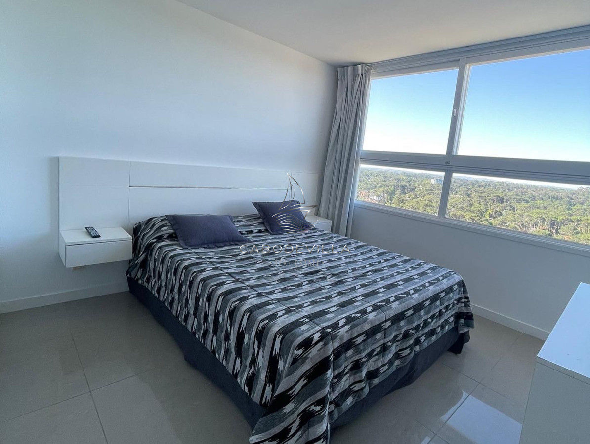 Apartamento ID.198 - Departamento de 3 dormitorios más dependencia Roosevelt Punta del Este 