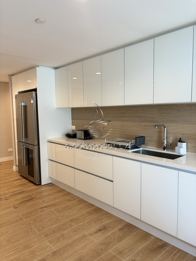 Apartamento ID.427 - En alquiler depto de 3 dormitorios más dependencia de servicio Punta del Este 