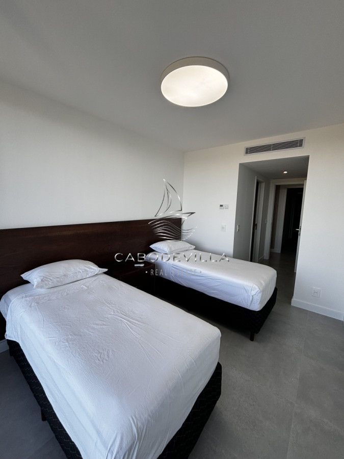 Apartamento ID.446 - En venta departamento de 3 dormitorios Playa Mansa 