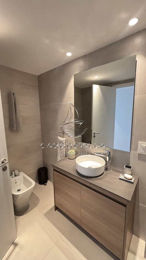 Apartamento ID.727 - Alquiler anual departamento de 3 dormitorios en suite Punta del Este 