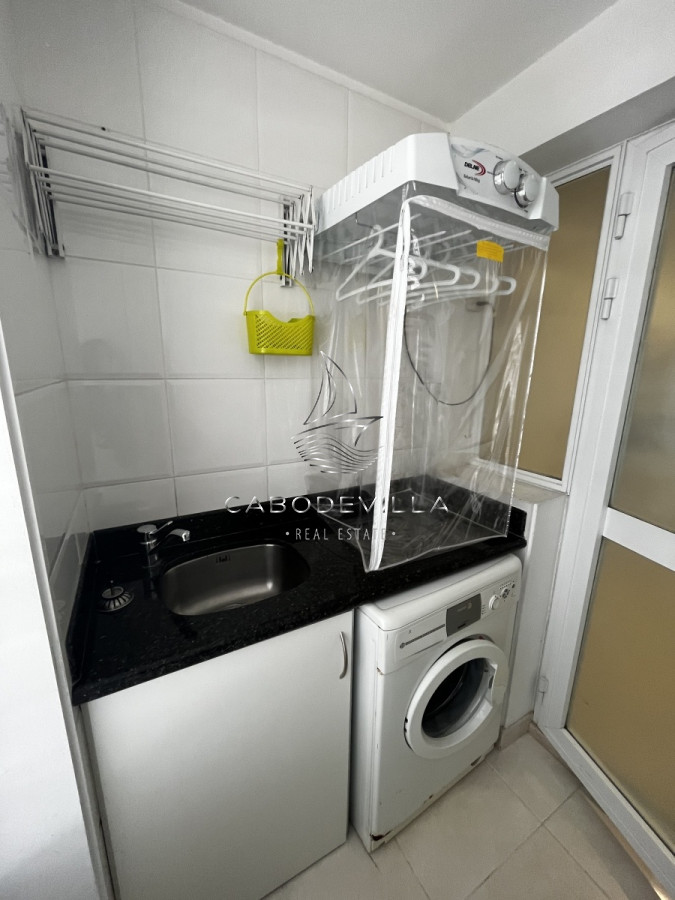 Apartamento ID.134 - En alquiler apartamento de 3 dormitorios y 4 baños en parada 4 de playa mansa 