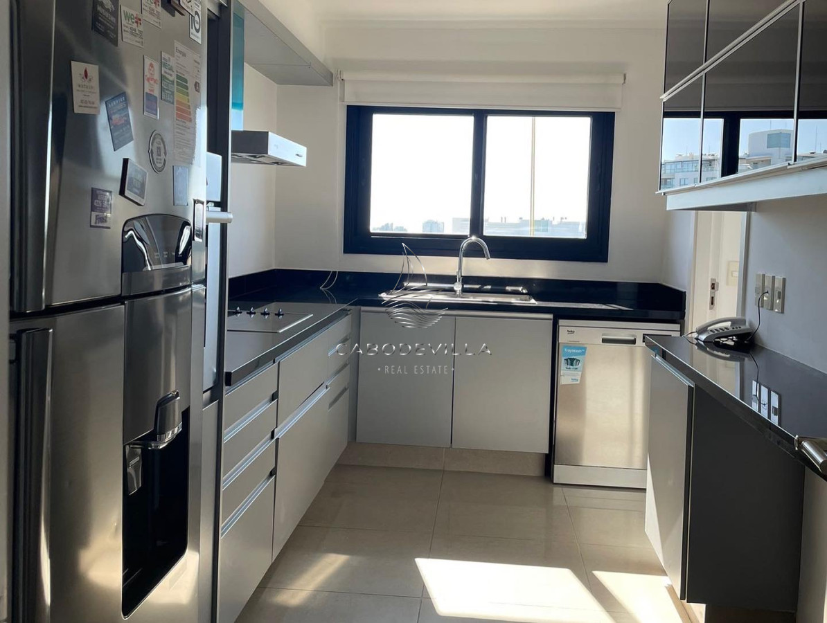 Apartamento ID.198 - Departamento de 3 dormitorios más dependencia Roosevelt Punta del Este 