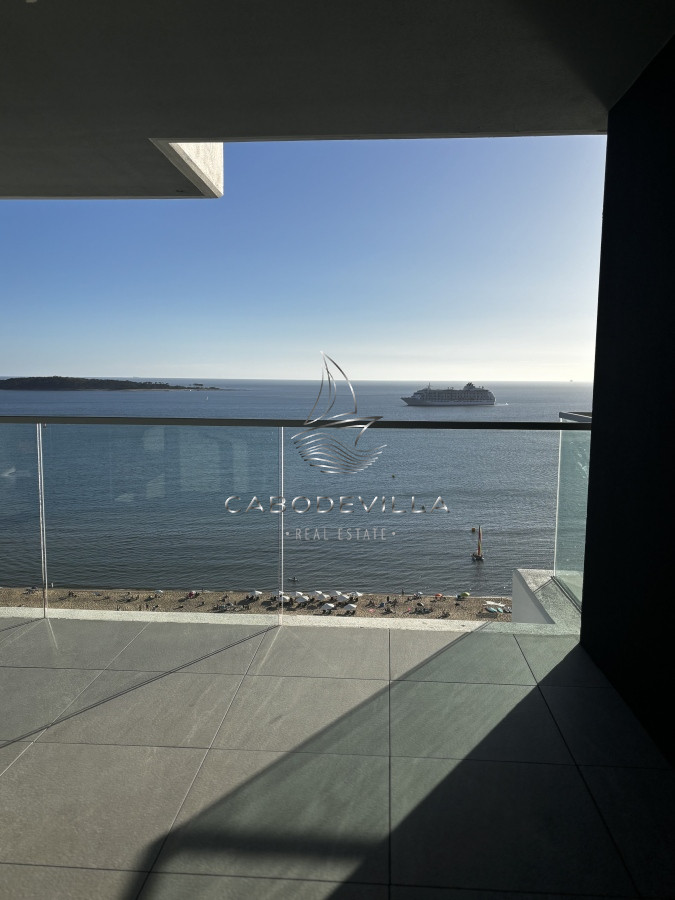 Apartamento ID.446 - En venta departamento de 3 dormitorios Playa Mansa 