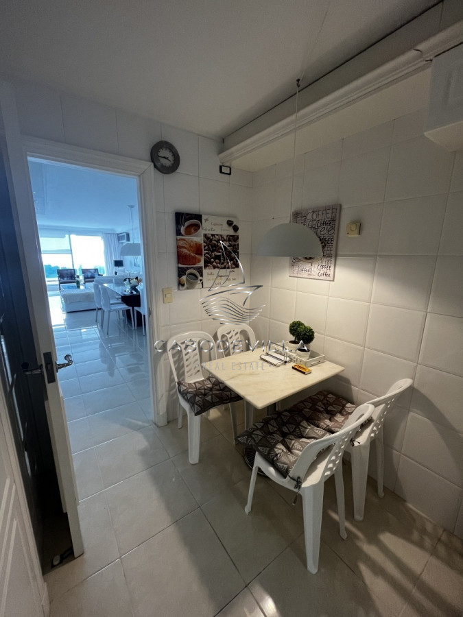 Apartamento ID.134 - En alquiler apartamento de 3 dormitorios y 4 baños en parada 4 de playa mansa 