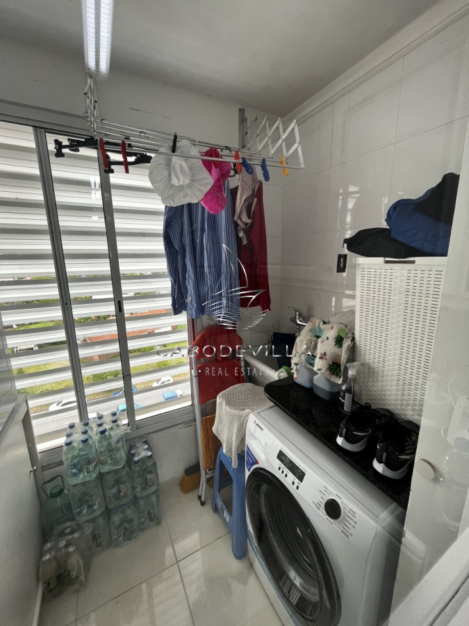 Apartamento ID.138 - En alquiler apartamento de 3 dormitorios y 3 baños Playa Mansa 