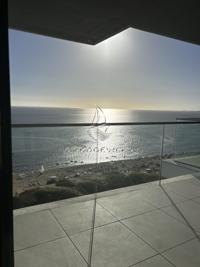 Apartamento ID.446 - En venta departamento de 3 dormitorios Playa Mansa 
