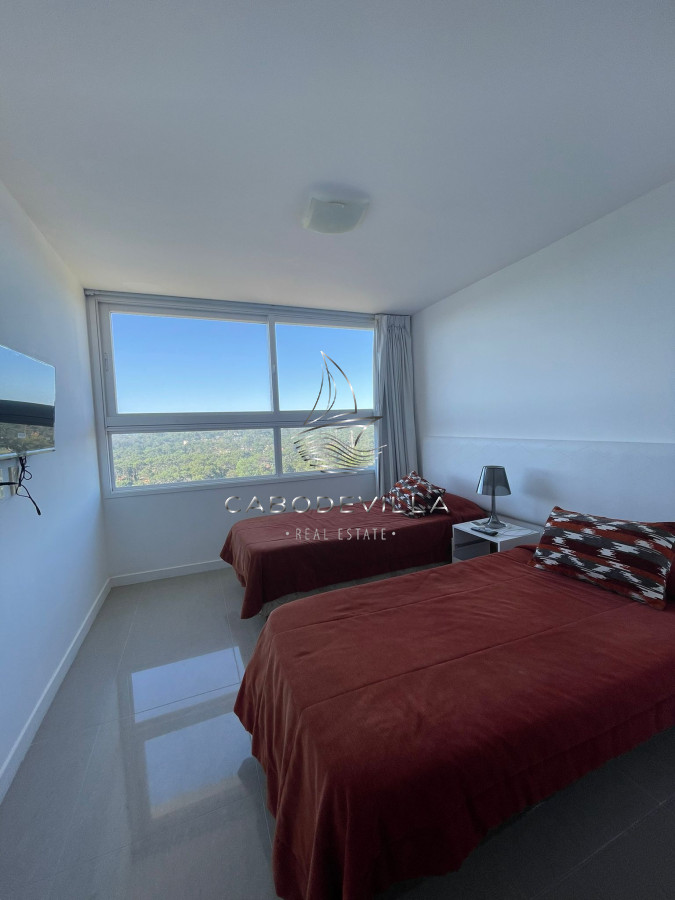Apartamento ID.198 - Departamento de 3 dormitorios más dependencia Roosevelt Punta del Este 