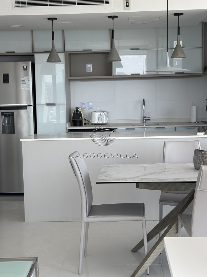 Apartamento ID.695 - En alquiler departamento de 3 suite con vista al mar 