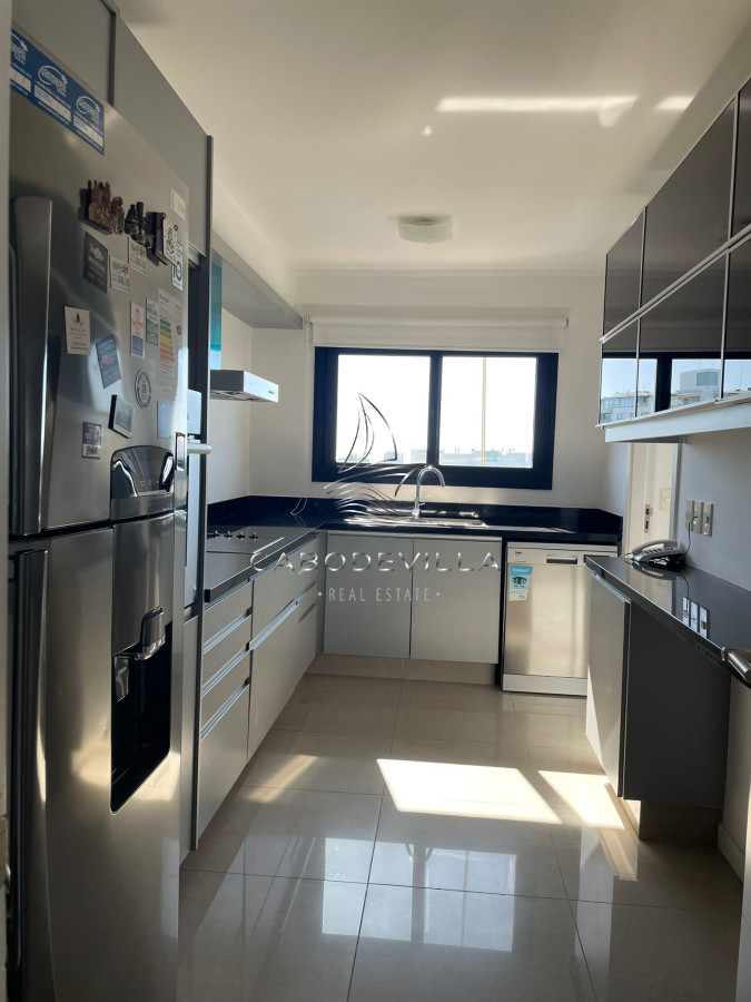 Apartamento ID.198 - Departamento de 3 dormitorios más dependencia Roosevelt Punta del Este 