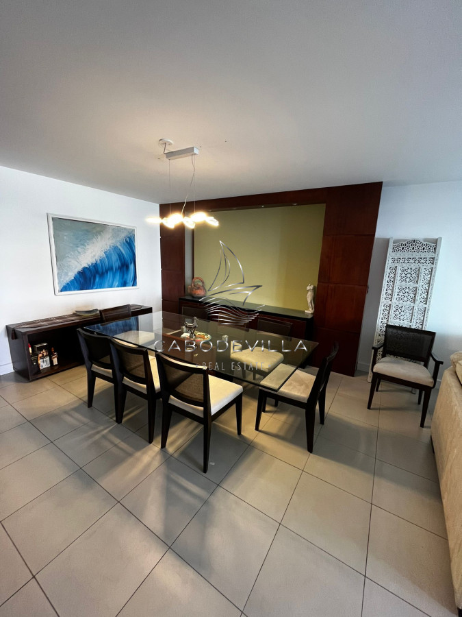 Apartamento ID.75 - En venta y alquiler  apartamento de 3 dormitorios, playa brava 