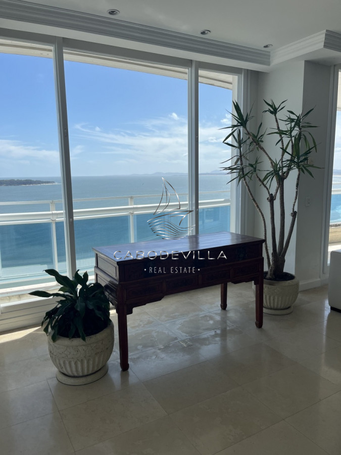 Apartamento ID.133 - En venta Penthouse de 6 dormitorios Playa Mansa 