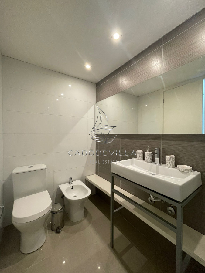 Apartamento ID.198 - Departamento de 3 dormitorios más dependencia Roosevelt Punta del Este 