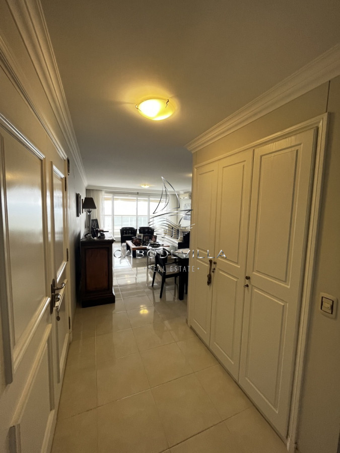 Apartamento ID.138 - En alquiler apartamento de 3 dormitorios y 3 baños Playa Mansa 