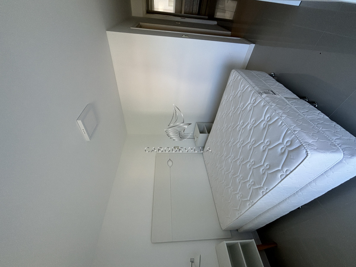 Apartamento ID.685 - Alquiler anual apartamento de 2 dormitorios primera línea de Playa Mansa 