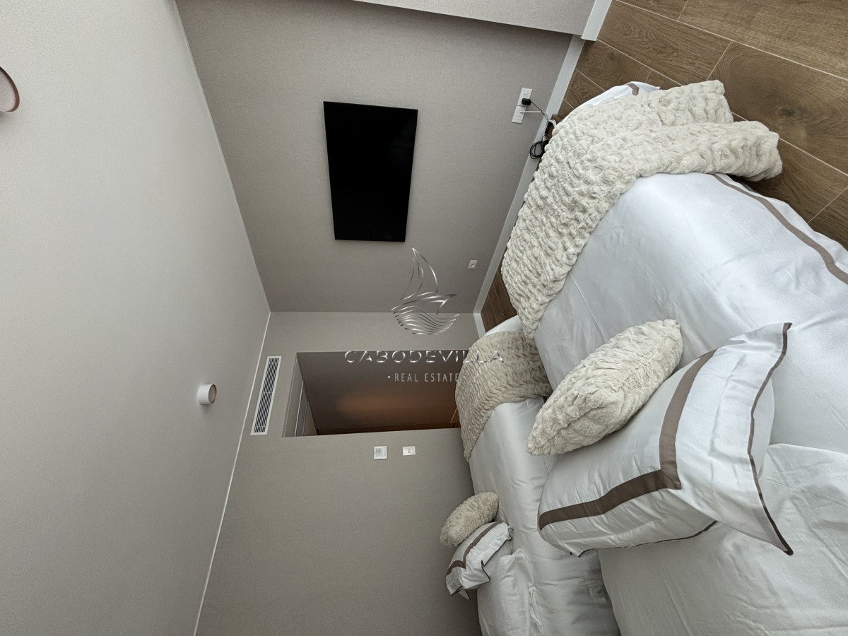Apartamento ID.427 - En alquiler depto de 3 dormitorios más dependencia de servicio Punta del Este 