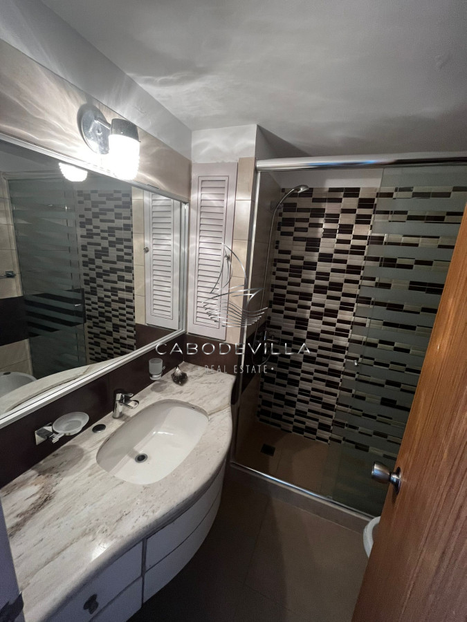 Apartamento ID.17 - En venta y alquiler  apartamento de 3 dormitorios, playa Mansa 